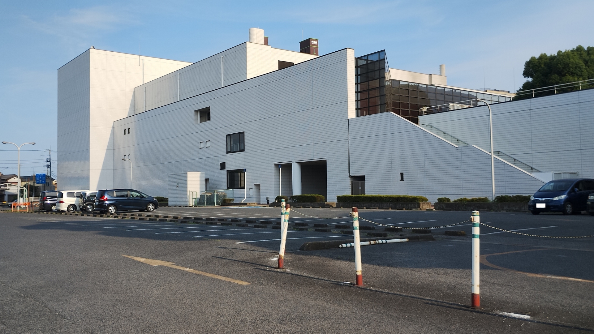 春日部市民文化会館:駐車場