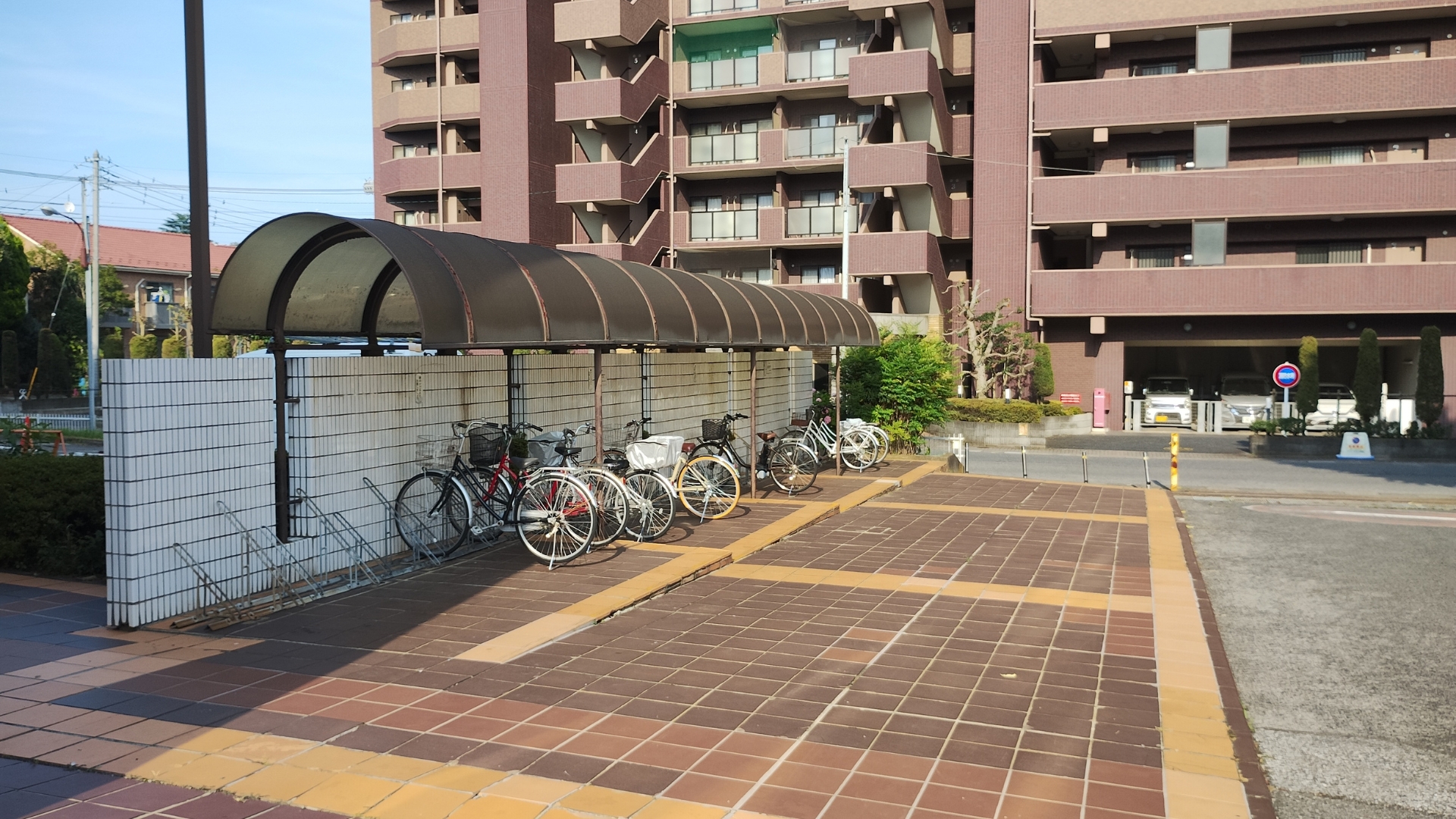 春日部市民文化会館:駐輪場