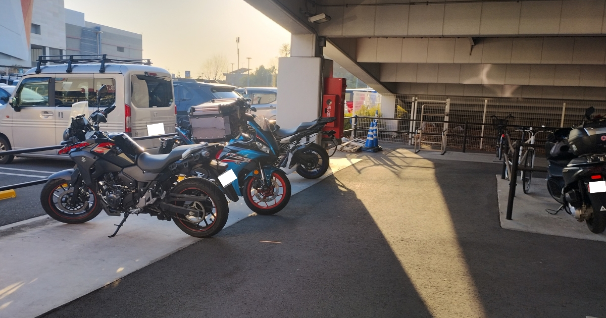 イオンモール春日部：バイク置場（駐車可能なサイズ）