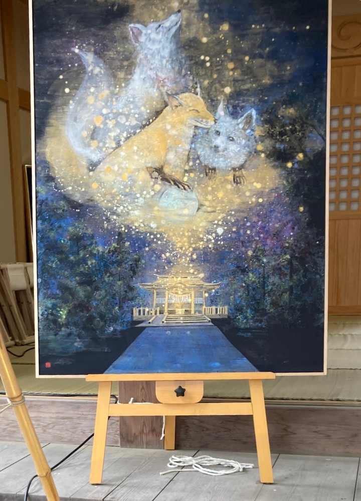 初午大祭で稲荷神社に飾られた大久保信子先生のキツネの絵