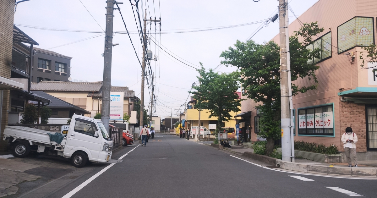 八木崎駅前通り：春日部高校・八幡神社方面