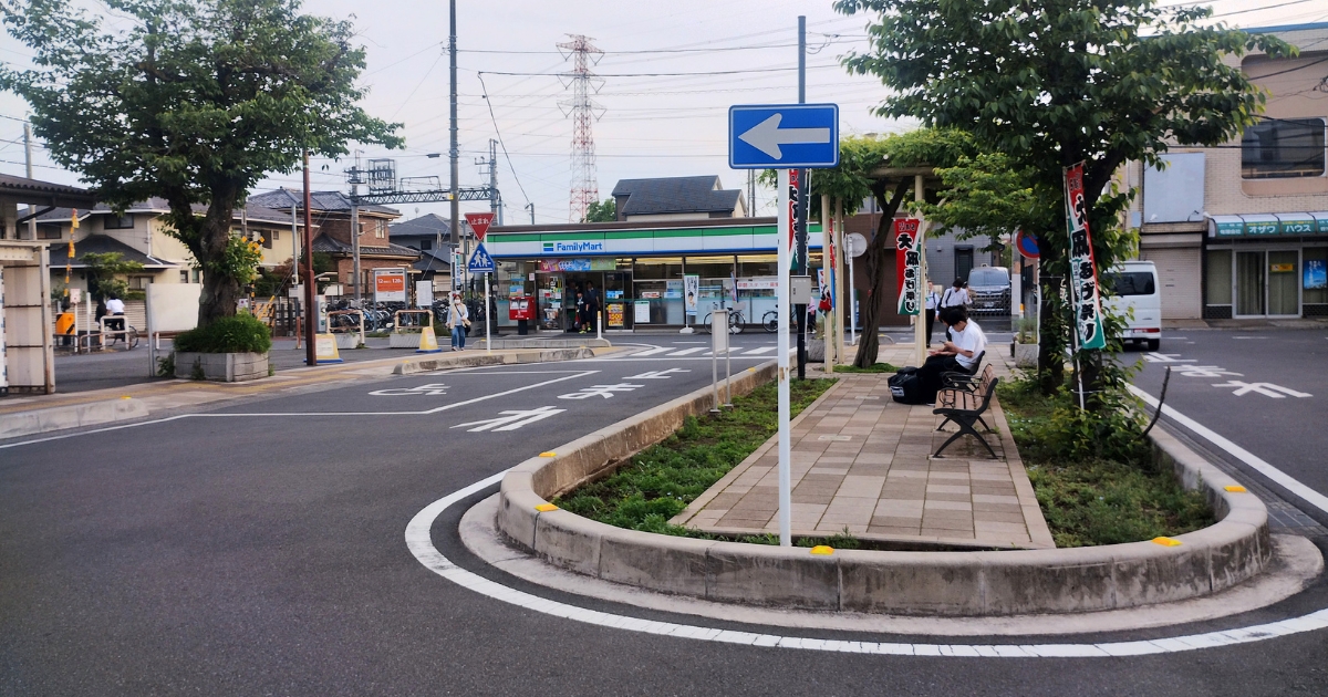 東武アーバンパークライン八木崎駅：駅前の様子