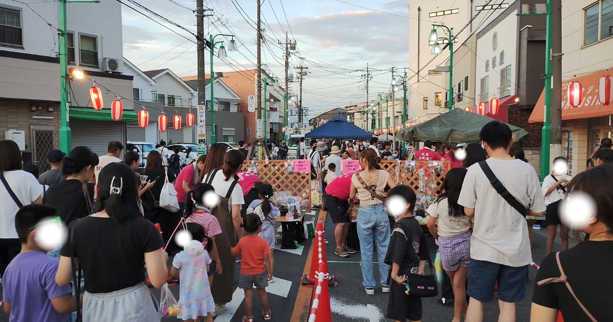 武里西口夏祭り:平成通り商店街の輪投げコーナー(2025年撮影)