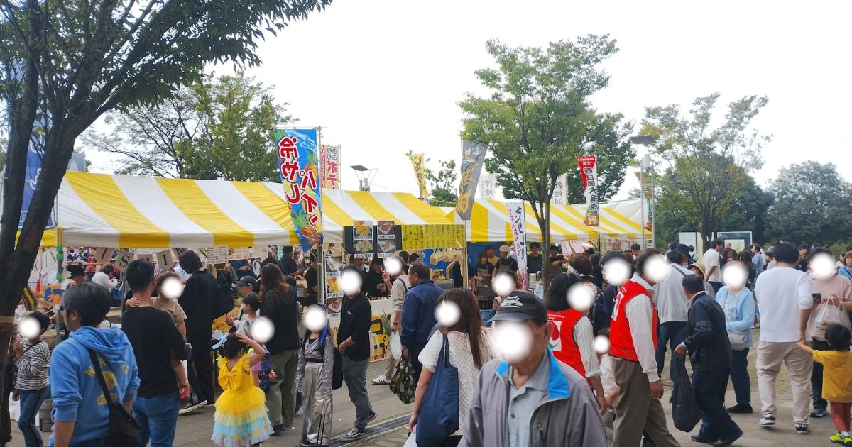 かすかべ商工まつり2025の屋外会場の様子